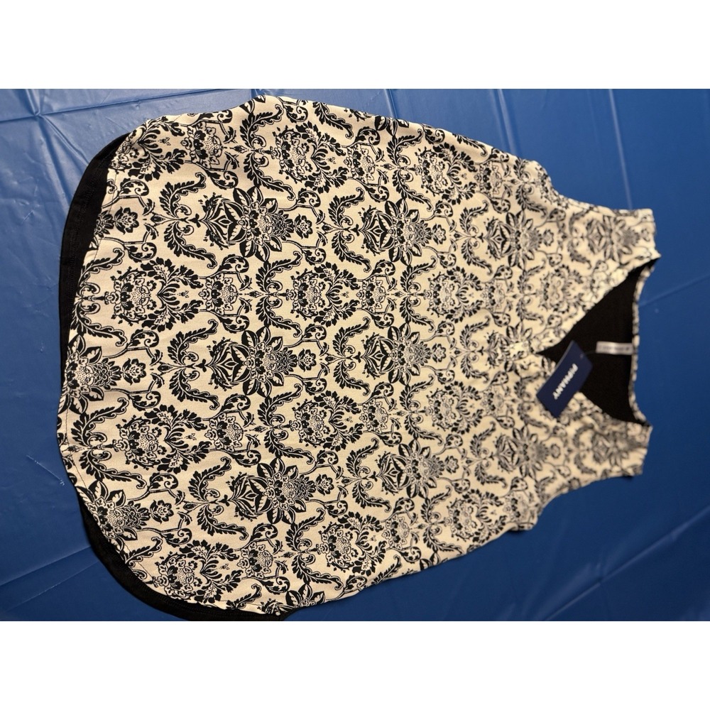 Piphany Women's Poly Rayon Dressy Tank Blank And Floral Size S. NWT